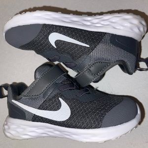 Nike Revolution 6 Grey 7c Toddler
